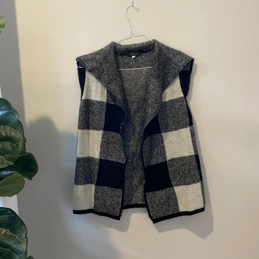 Plaid black and white knit vest